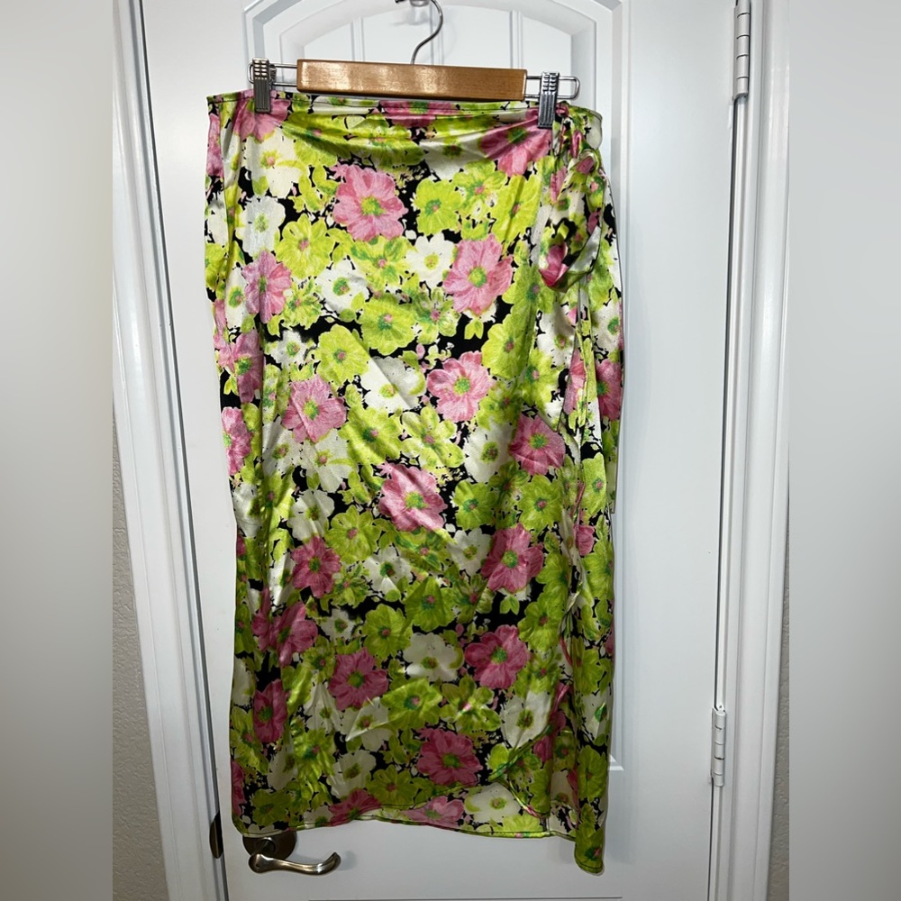 Silky wrap skirt - beautiful colors!